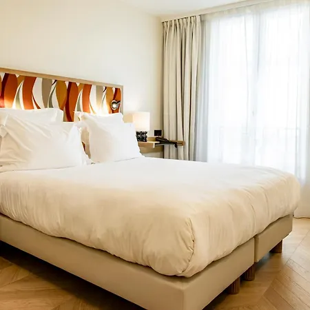 Padam Hotel