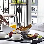Padam Otel