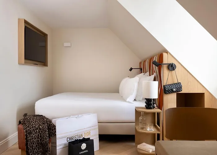 Padam Hotell